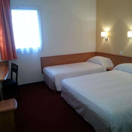 Bias  Brit Hotel Confort Villeneuve Sur Lot מראה חיצוני תמונה