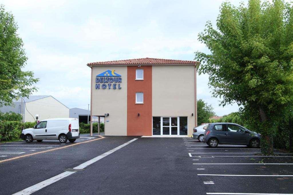 Bias  Brit Hotel Confort Villeneuve Sur Lot מראה חיצוני תמונה