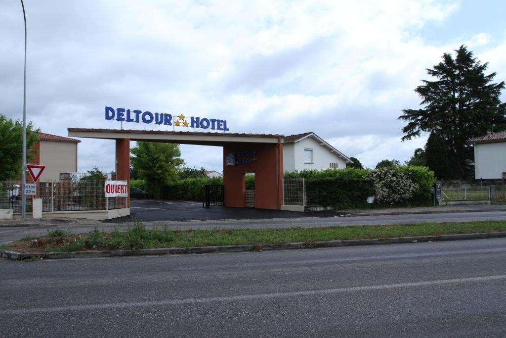 Bias  Brit Hotel Confort Villeneuve Sur Lot מראה חיצוני תמונה