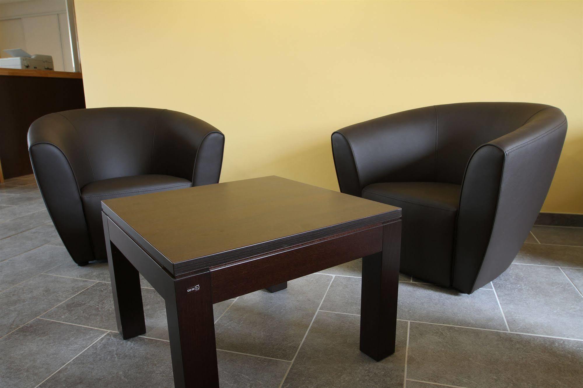 Bias  Brit Hotel Confort Villeneuve Sur Lot מראה חיצוני תמונה