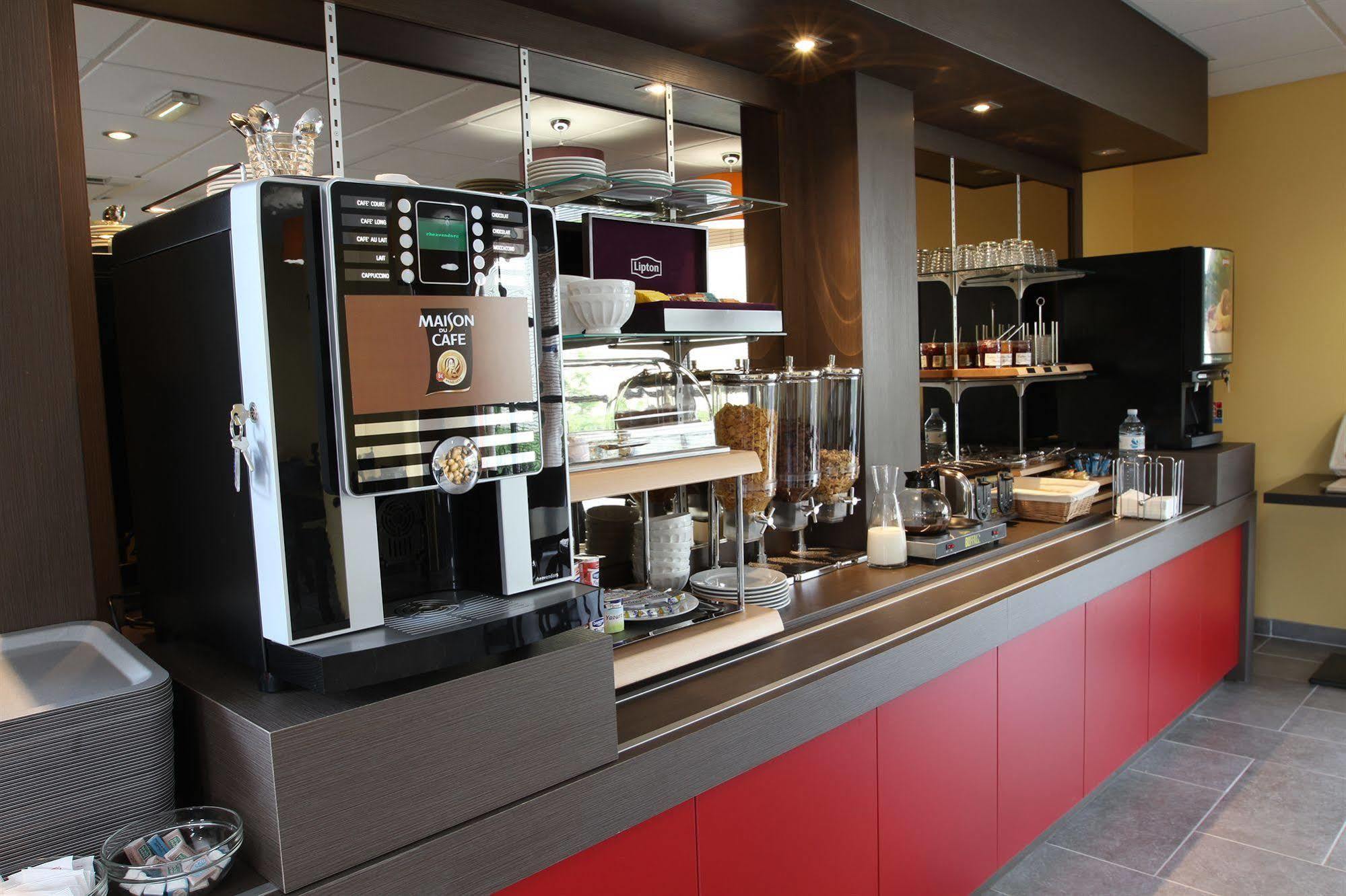 Bias  Brit Hotel Confort Villeneuve Sur Lot מראה חיצוני תמונה